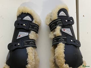 Benskydd hästutrustning Fina fluff verdus skydd! i Sjuntorp - Annons 5