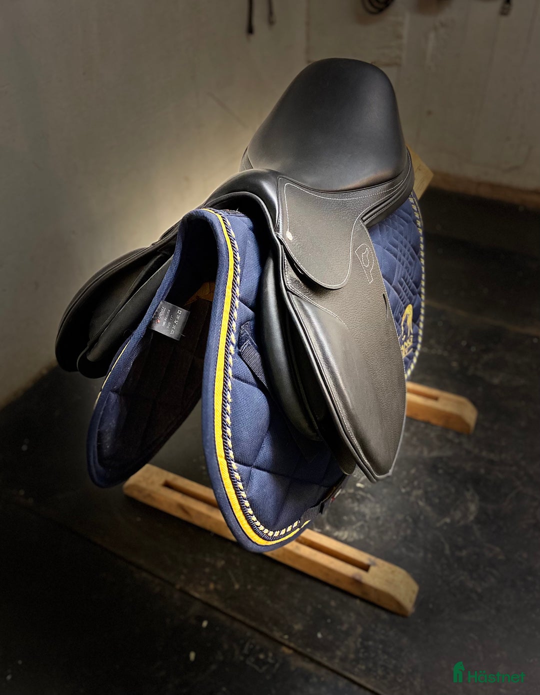 Sadlar hästutrustning till salu: REA 50% Pariani Oxer Hopp i Knivsta - Annons 2