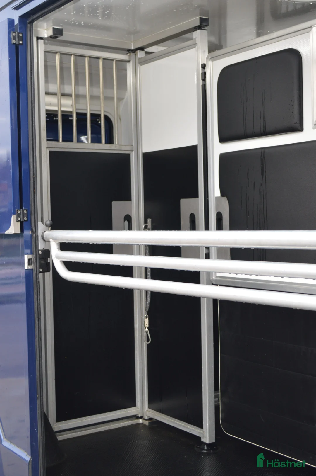 Hästlastbilar  fordon & transport till salu: Krismar Hästlastbil 3sits Stut 1950mil årsm 2022 i Kvicksund - Annons 9