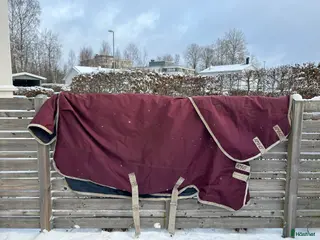 Täcken hästutrustning Horseware Amigo Hero 130 i 200 gr i Älmhult - Annons 5