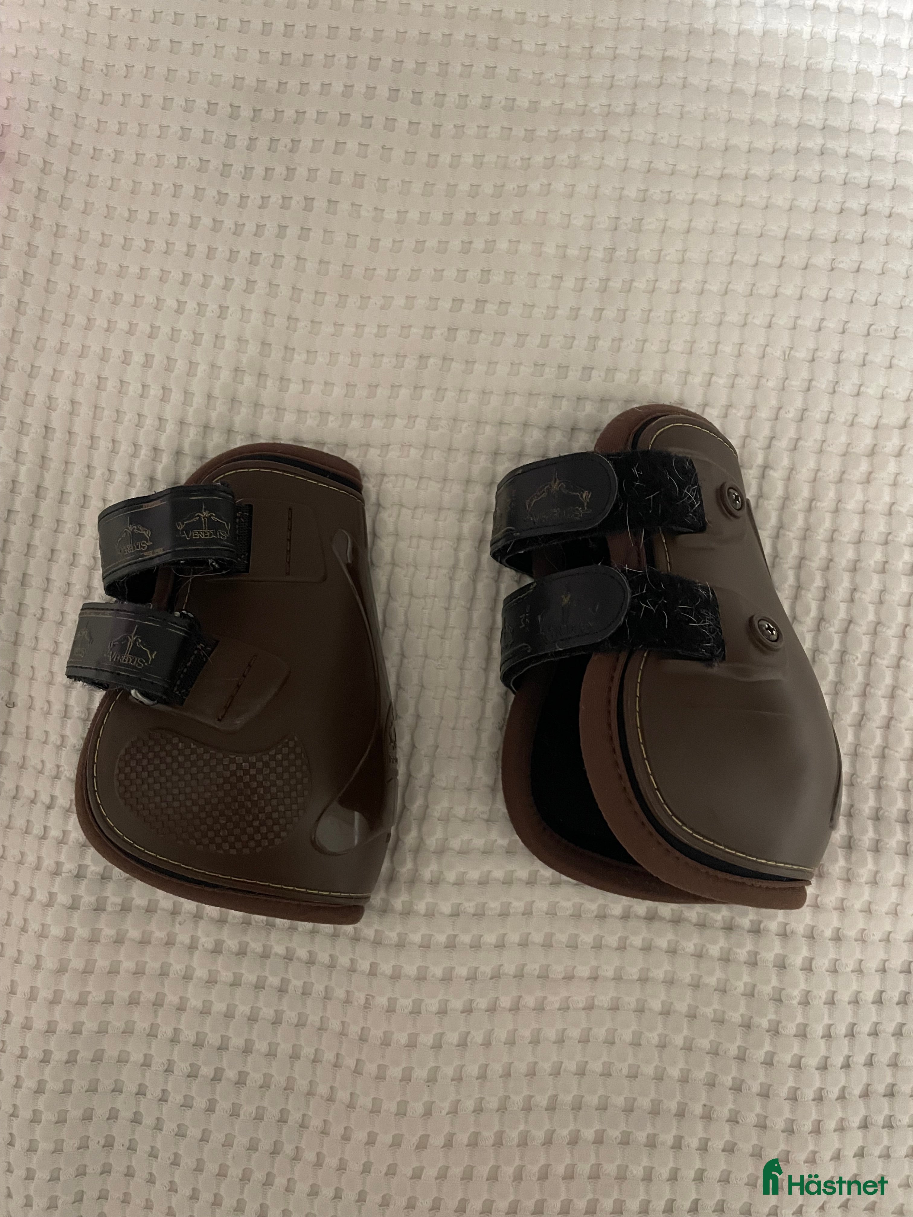 Benskydd hästutrustning till salu: Veredus skydd i Sävedalen - Annons 6