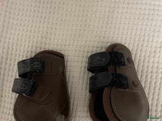 Benskydd hästutrustning till salu: Veredus skydd i Sävedalen - Annons 6