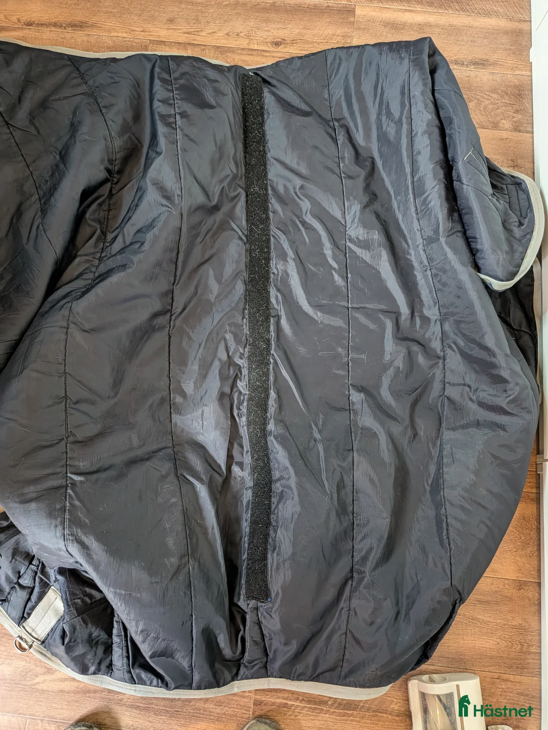 Täcken hästutrustning till salu: Horseware täcke med back on track ryggplatta - Annons 5