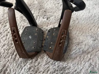 Stigbyglar hästutrustning Behöver du nya stigbyglar? Se hit!! - Annons 1