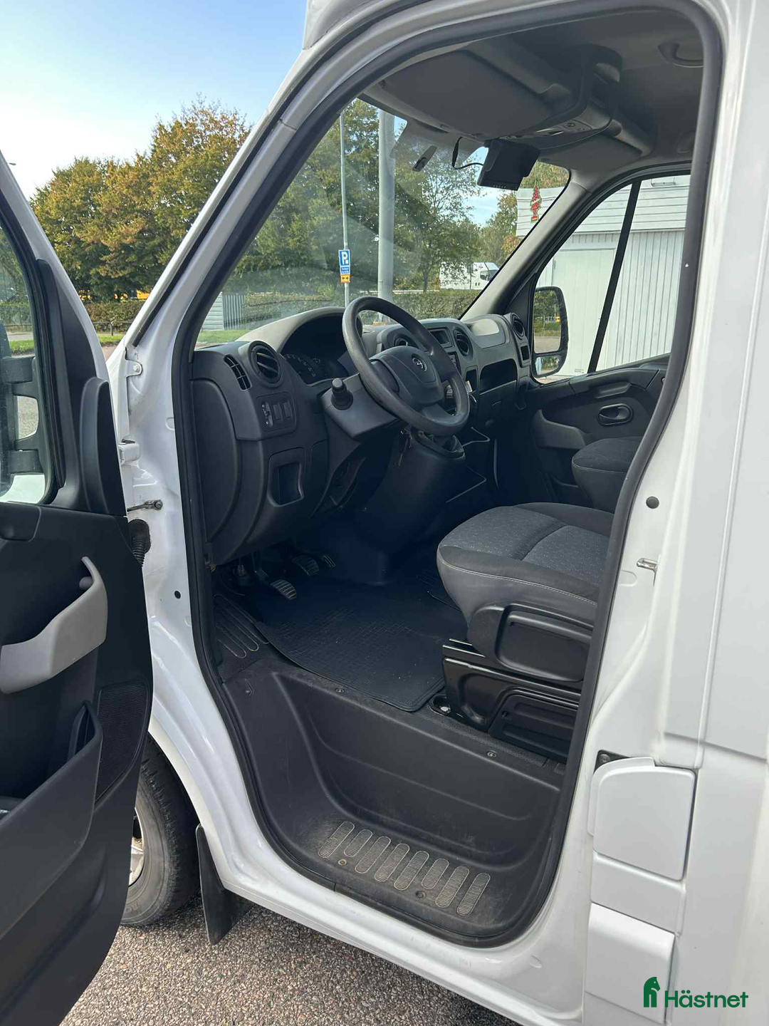 Hästlastbilar  fordon & transport till salu: Nuyts Hästlastbil 5 säten V-galler Låga mil!  i Köping - Annons 9