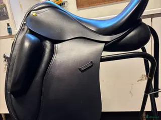 Sadlar hästutrustning till salu: Anatomica Cygnus G3 17,5” - Annons 2