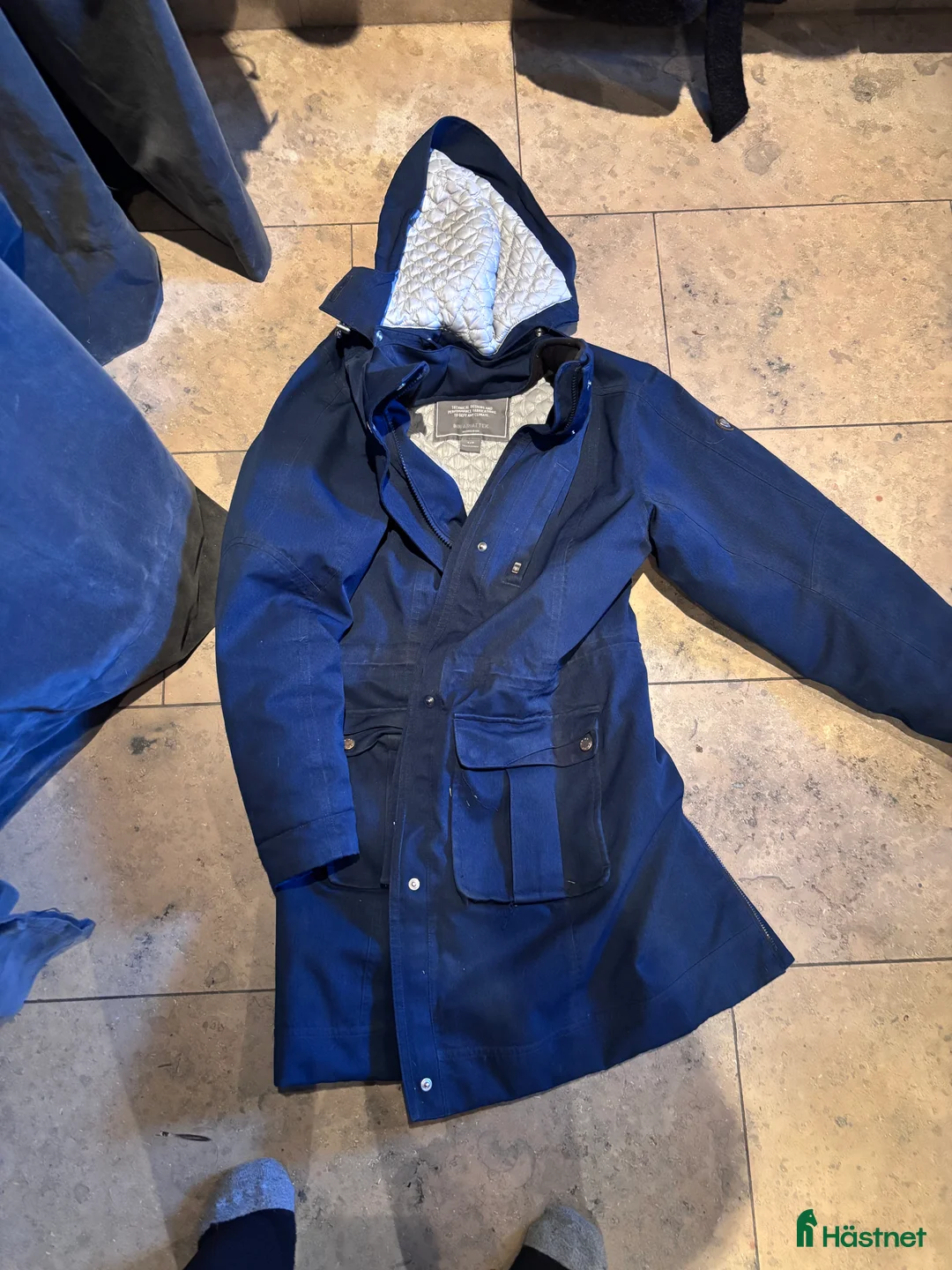 Jackor & Kavajer ryttarutrustning till salu: Ariat - Annons 1