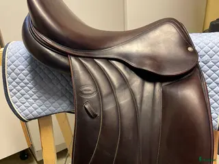 Sadlar hästutrustning Dressyrsadel - Annons 1