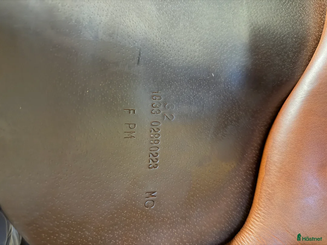 Sadlar hästutrustning till salu: Fin Renaissancesadel  i Brunskog - Annons 6