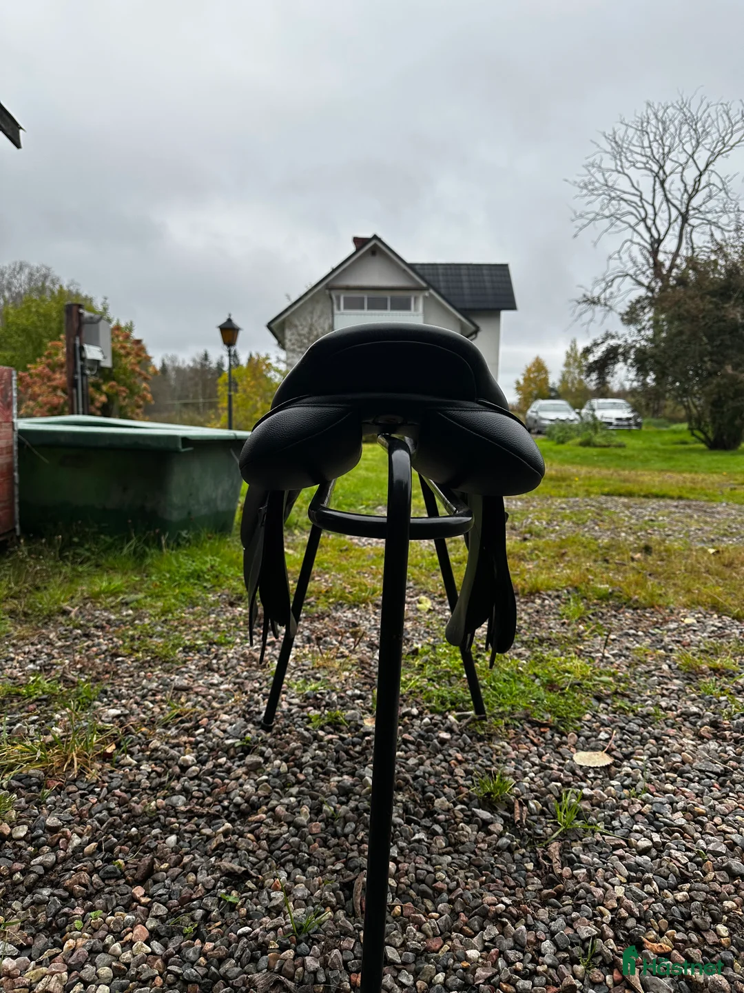Sadlar hästutrustning till salu: Svart Arena Jump i Nora - Annons 4