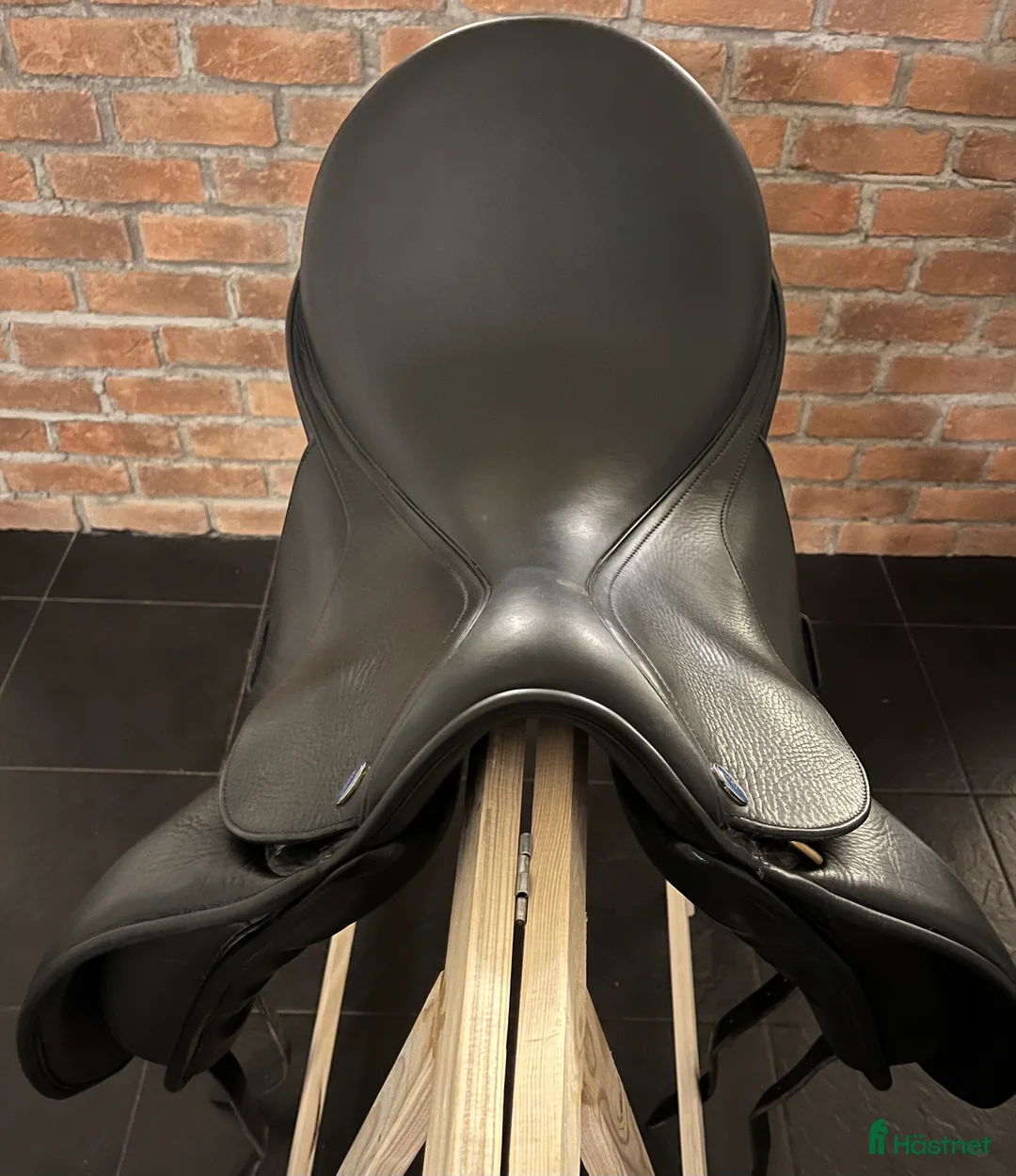 Sadlar hästutrustning till salu: Lippo Vanessa i nyskick i Krylbo - Annons 2