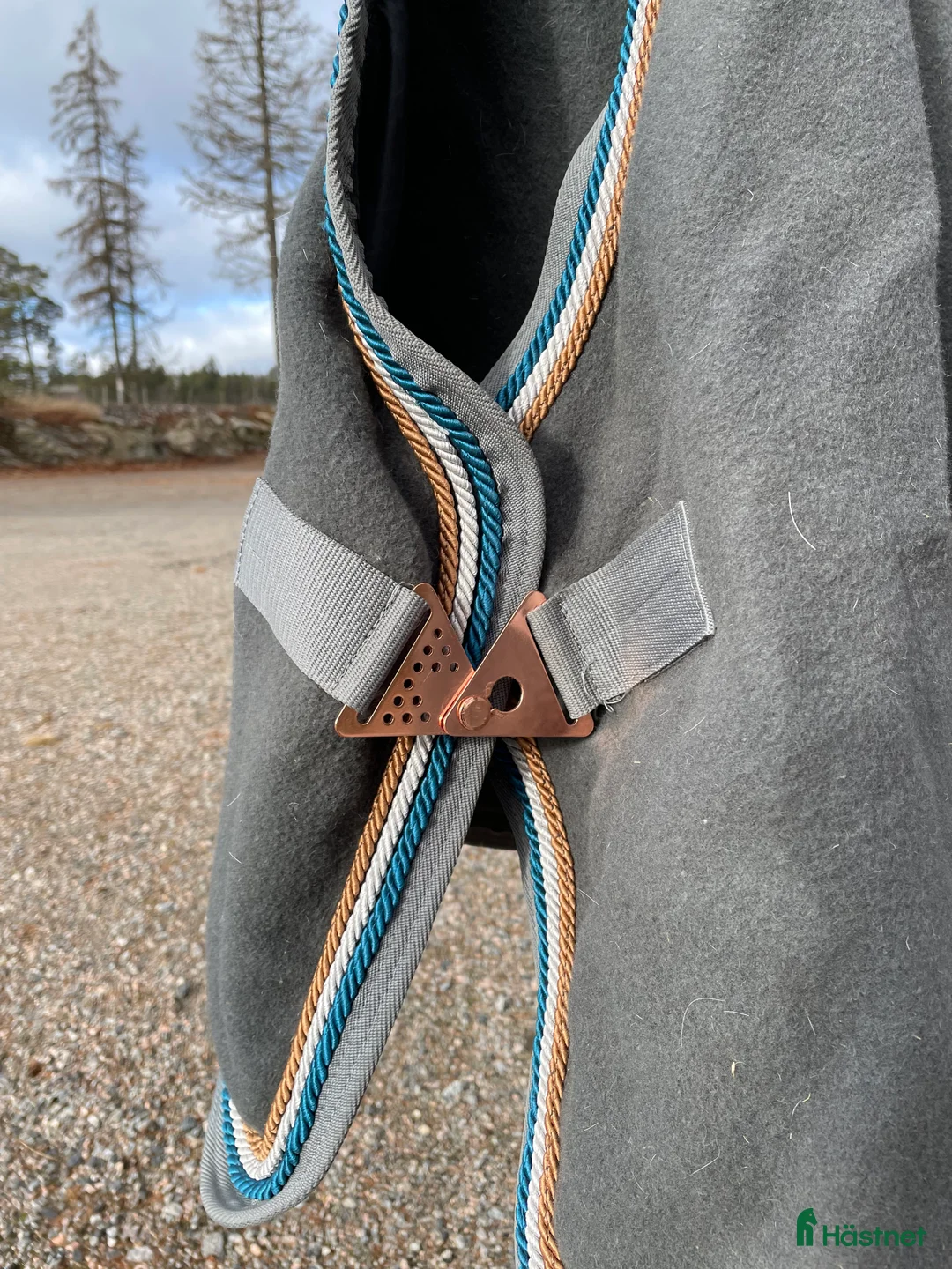 Täcken hästutrustning till salu: Fint ulltäcke 125 i Järna - Annons 3