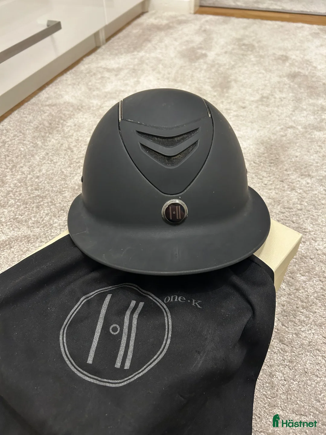 Hjälmar ryttarutrustning till salu: Onek hjälm m solskärm - Annons 2