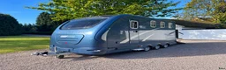 Hästtransporter  fordon & transport till salu: MULTI TREKA EQUI-TREK 3 hästar med bodel  - Annons 1