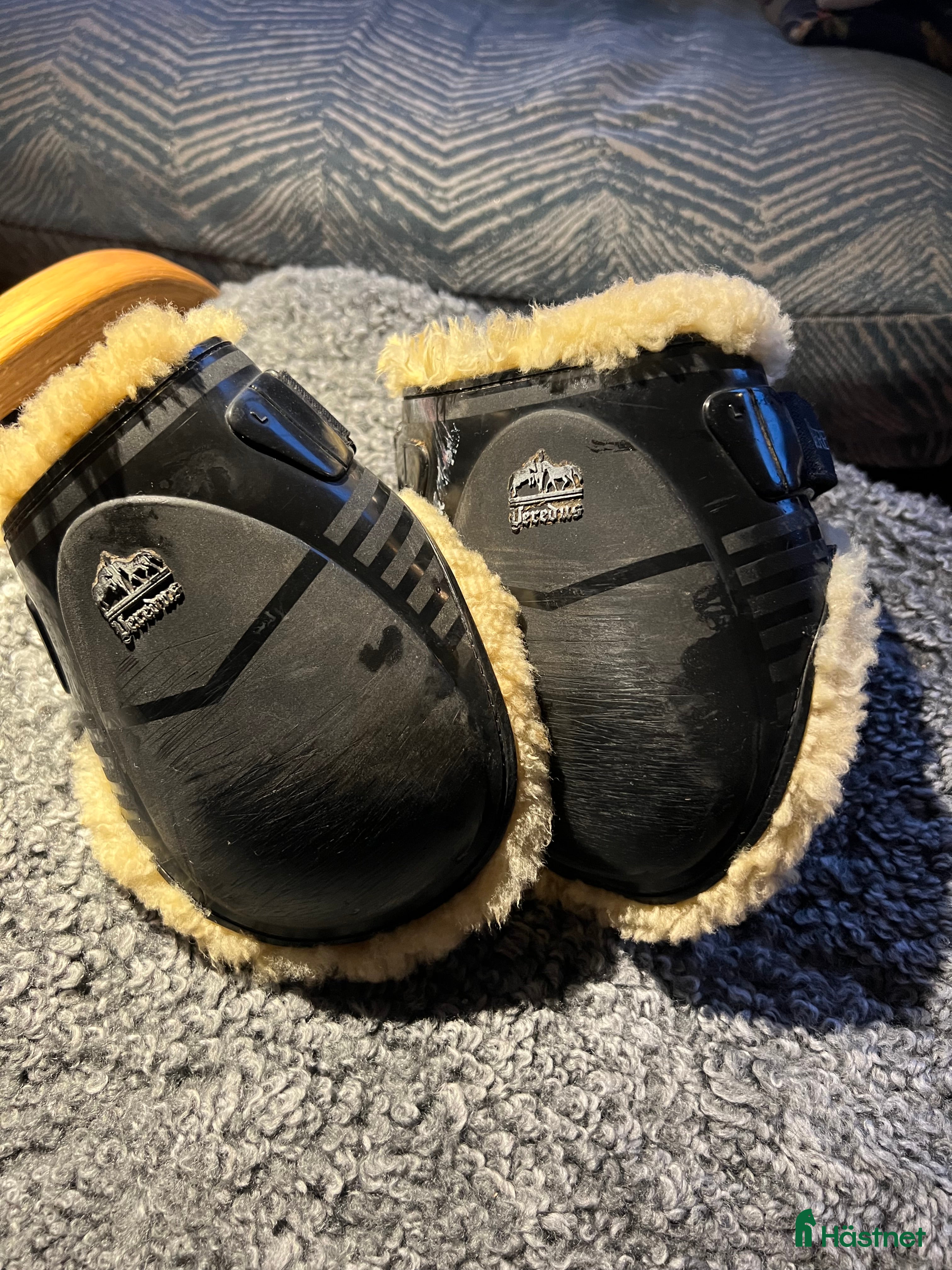 Benskydd hästutrustning till salu: Veredus Grand Prix Bakskydd i Västerås - Annons 22