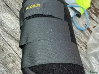 Benskydd hästutrustning Globusskydd. Finns ett par i M och ett par i L i Knivsta - Annons 1