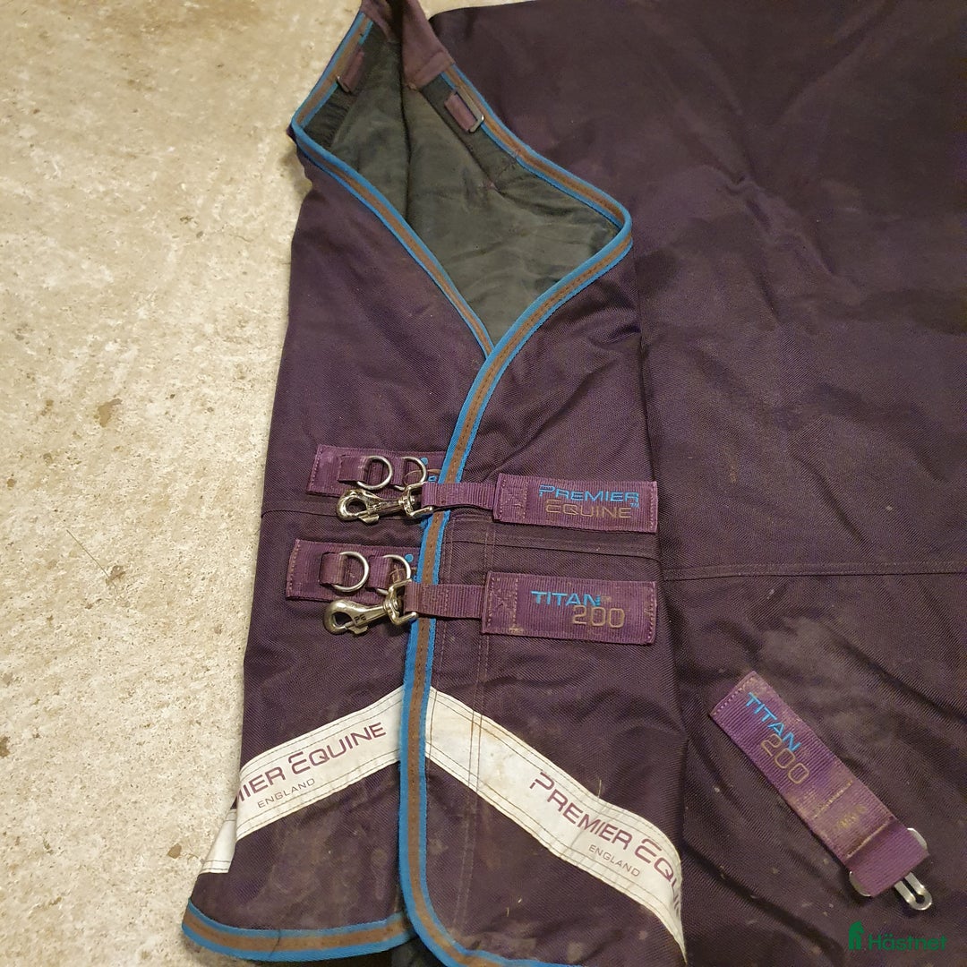 Täcken hästutrustning till salu: Premier Equine Titan 200g strl 6.3/140-145cm  i Tranås - Annons 4