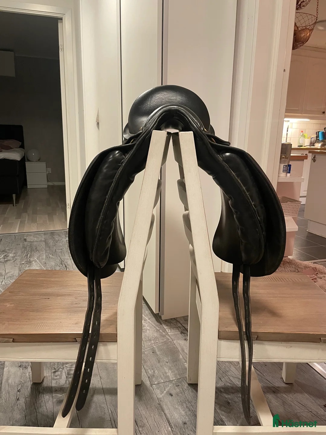 Sadlar hästutrustning till salu: Dressyrsadel Morris and Noland  - Annons 2