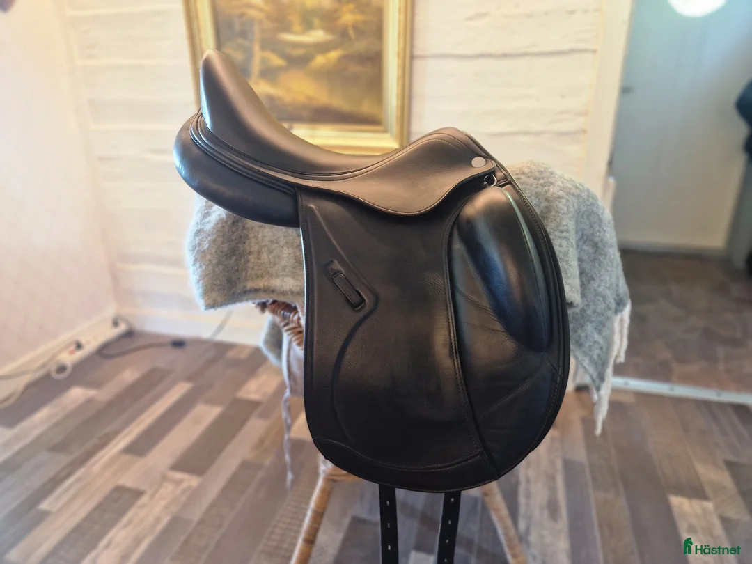 Sadlar hästutrustning till salu: Prestige Venus K 17" - Annons 2