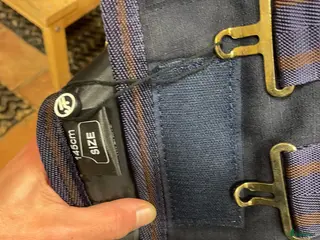 Täcken hästutrustning Nytt 200 g stalltäcke, endast provat i Uppsala - Annons 24