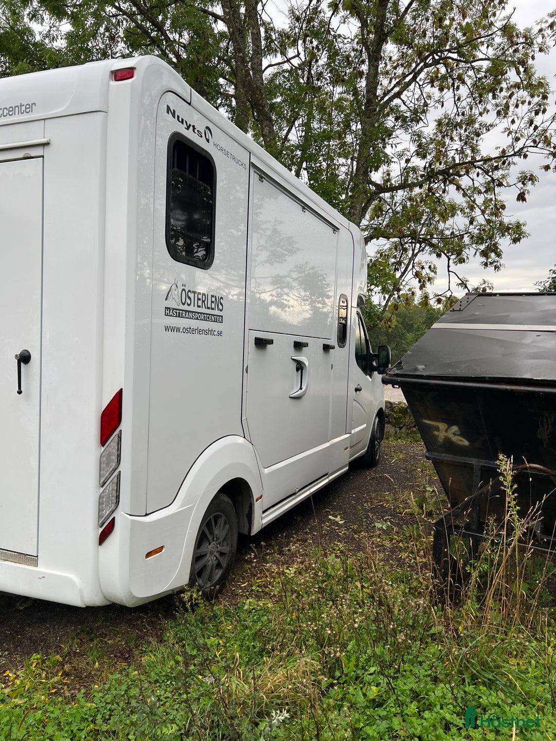 Hästlastbilar  fordon & transport till salu: Tvåhästars hästlastbil b-kort -22 momsad i Olofström - Annons 1