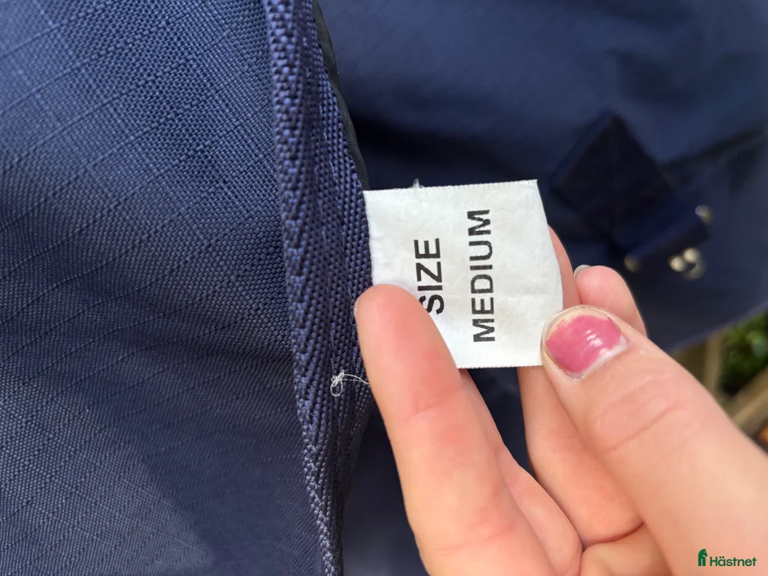 Täcken hästutrustning till salu: Haglund regntäcke med hals🌟 - Annons 4
