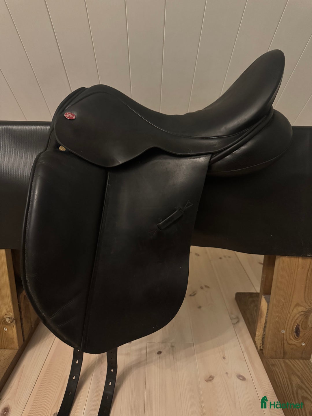Sadlar hästutrustning till salu: Jeffries dressyrsadel i Nesoddtangen - Annons 1