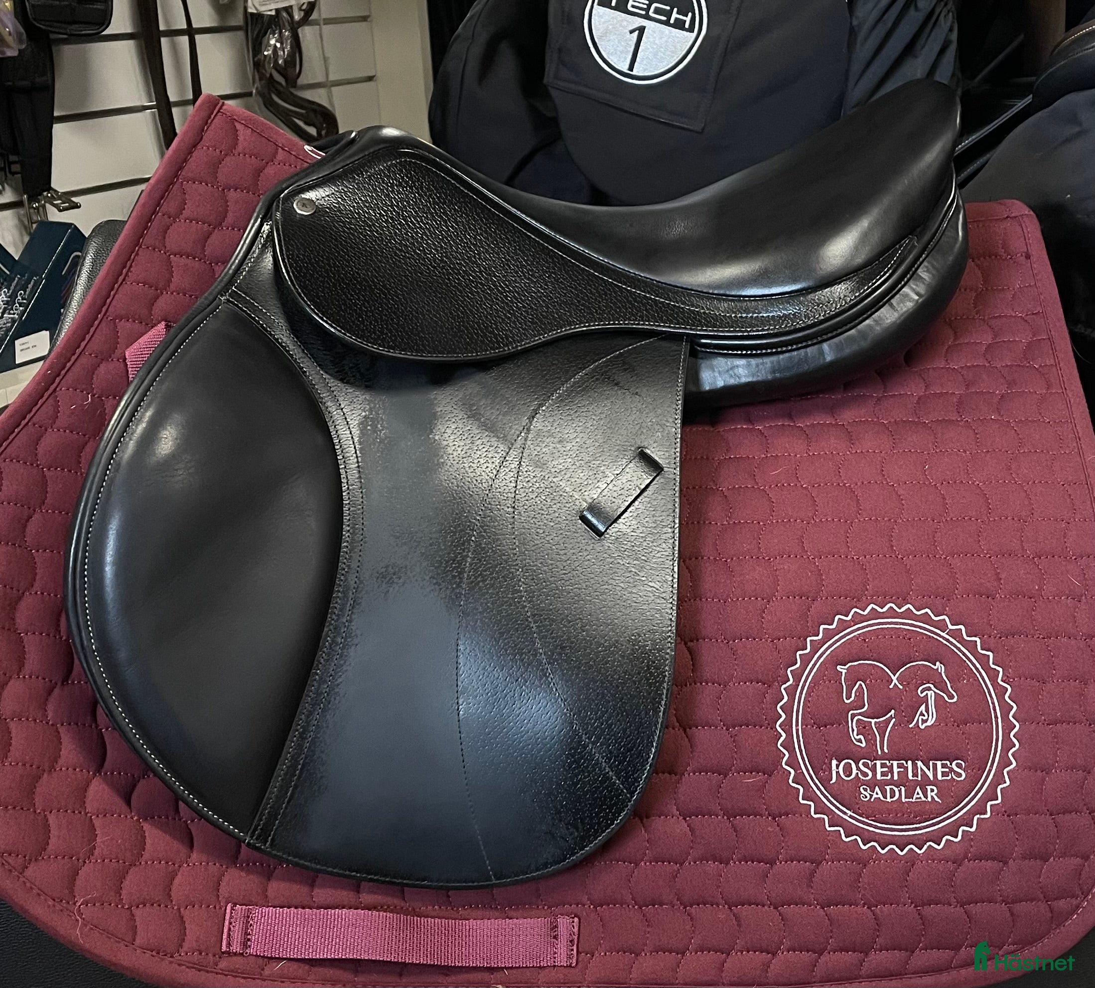 Sadlar hästutrustning Knights Siddhant i Hova - Annons 1