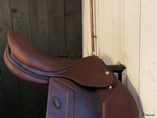 Sadlar hästutrustning till salu: Renaissance sadel – 17”/33, Mycket gott skick i Mjölby - Annons 10