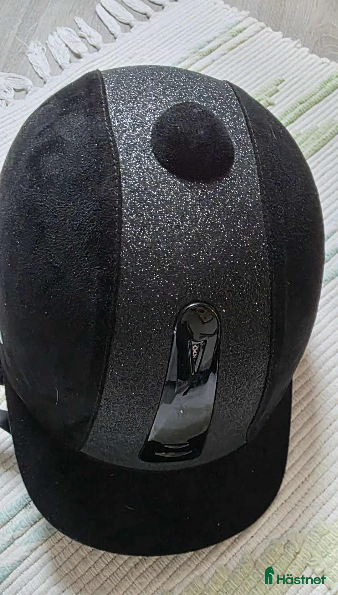 Hjälmar ryttarutrustning till salu: Ridhjälm med bling i Landvetter - Annons 1