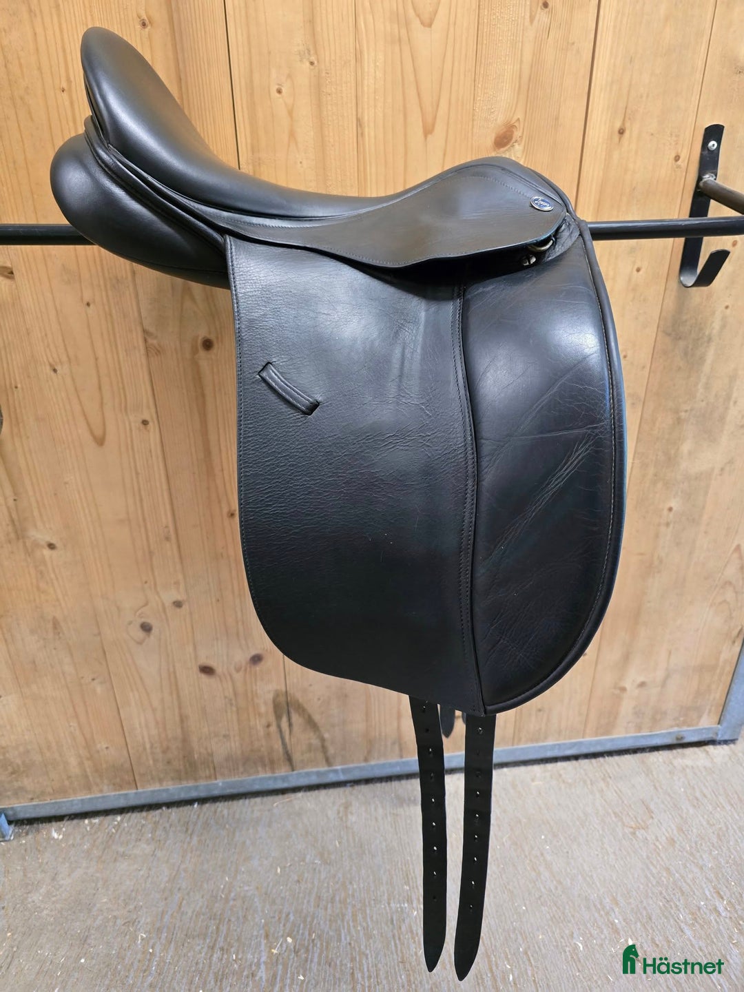 Sadlar hästutrustning till salu: dressyrsadel i Olofström - Annons 1