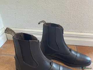 Övrig Ryttarutrustning ryttarutrustning till salu: Shires ridskor i Asarum - Annons 5