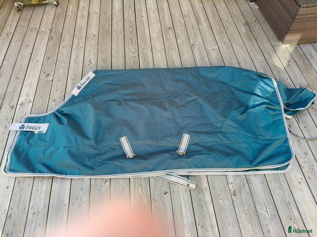 Täcken hästutrustning till salu: Bucas Atlantic 200g i Kristianstad - Annons 1