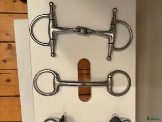 Bett hästutrustning Tre olika bett i Södertälje - Annons 7