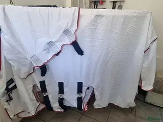 Täcken hästutrustning Flugtäcke med avtagbar hals stl 145 - Annons 5