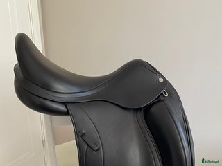 Sadlar hästutrustning till salu: Jättefin Equipe Olympia i Nynäshamn - Annons 3