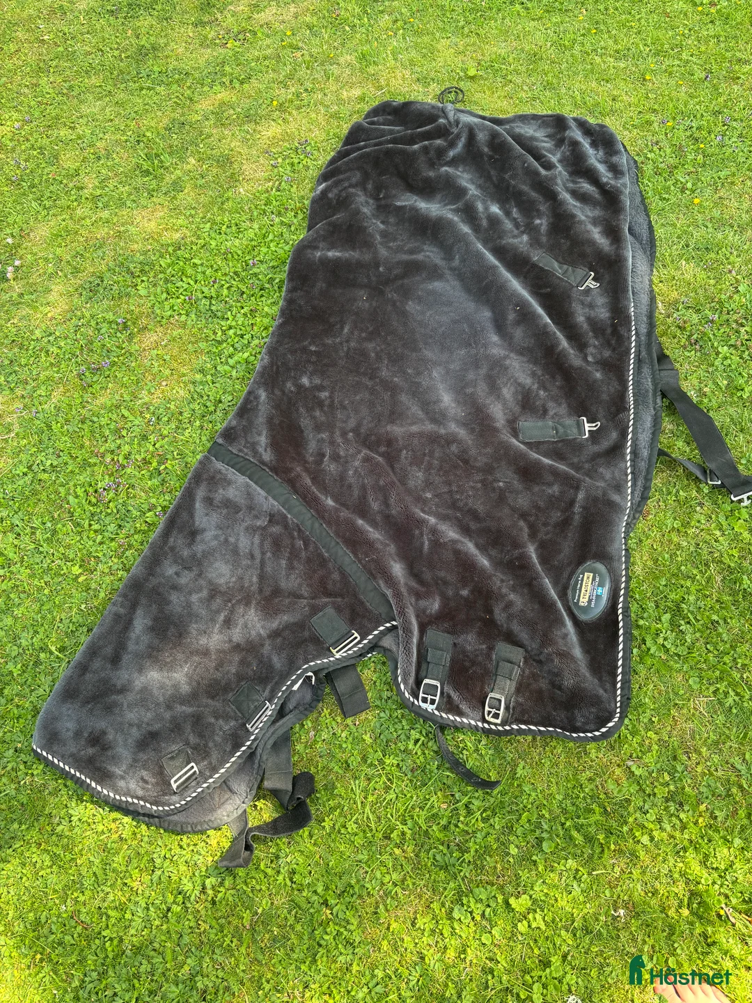 Täcken hästutrustning till salu: Säljer ett mink fleecetäcke i stl 145 i Uppsala - Annons 1