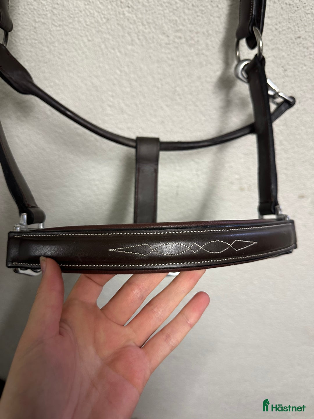 Övrig Hästutrustning hästutrustning till salu: Brun lädergrimma Dyon COB i Kinna - Annons 2