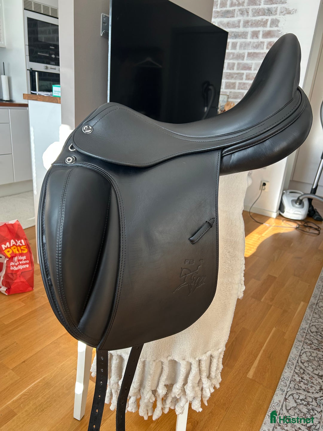Sadlar hästutrustning till salu: Fin Prestige dressyrsadel i Stockholm - Annons 1