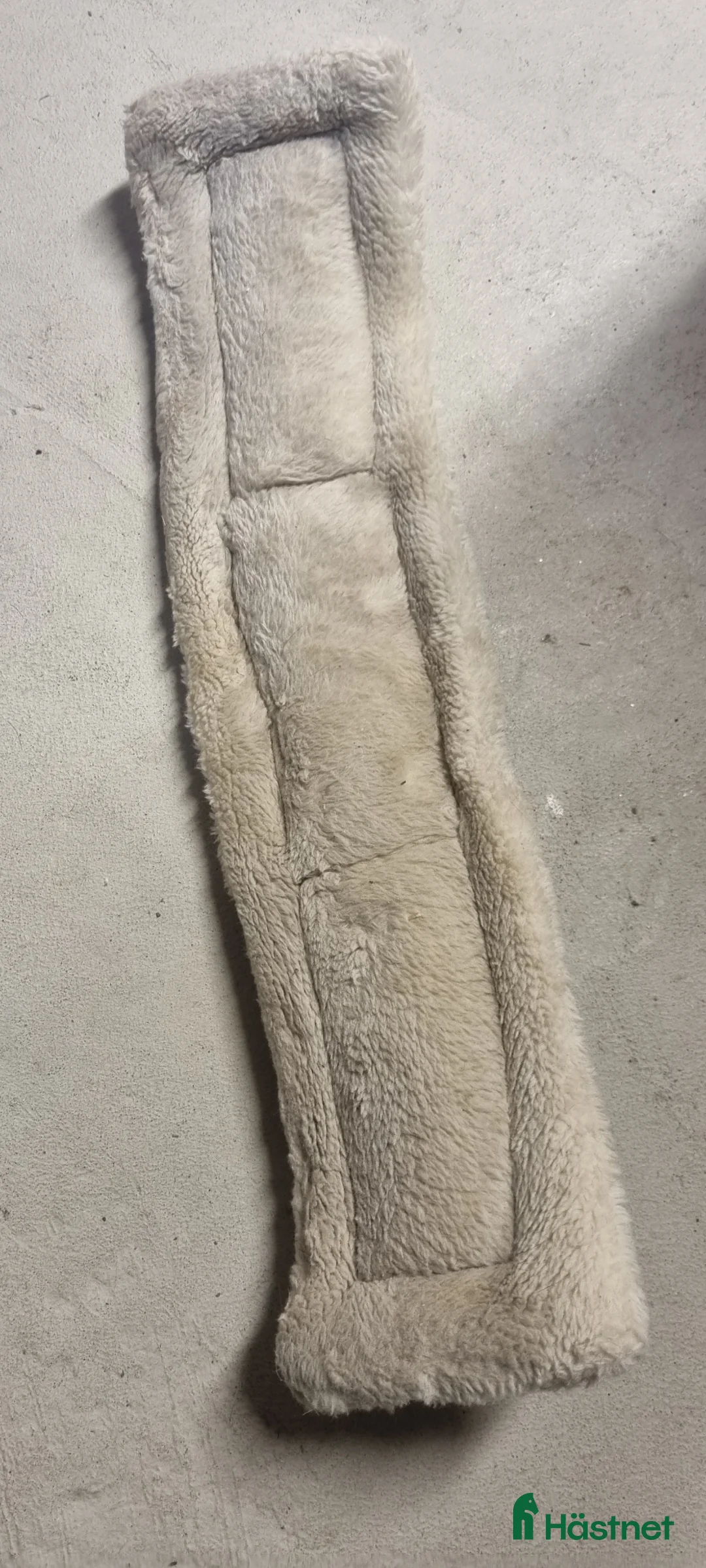 Sadeltillbehör hästutrustning till salu: Kort sadelgjord med ludd 40cm - Annons 3
