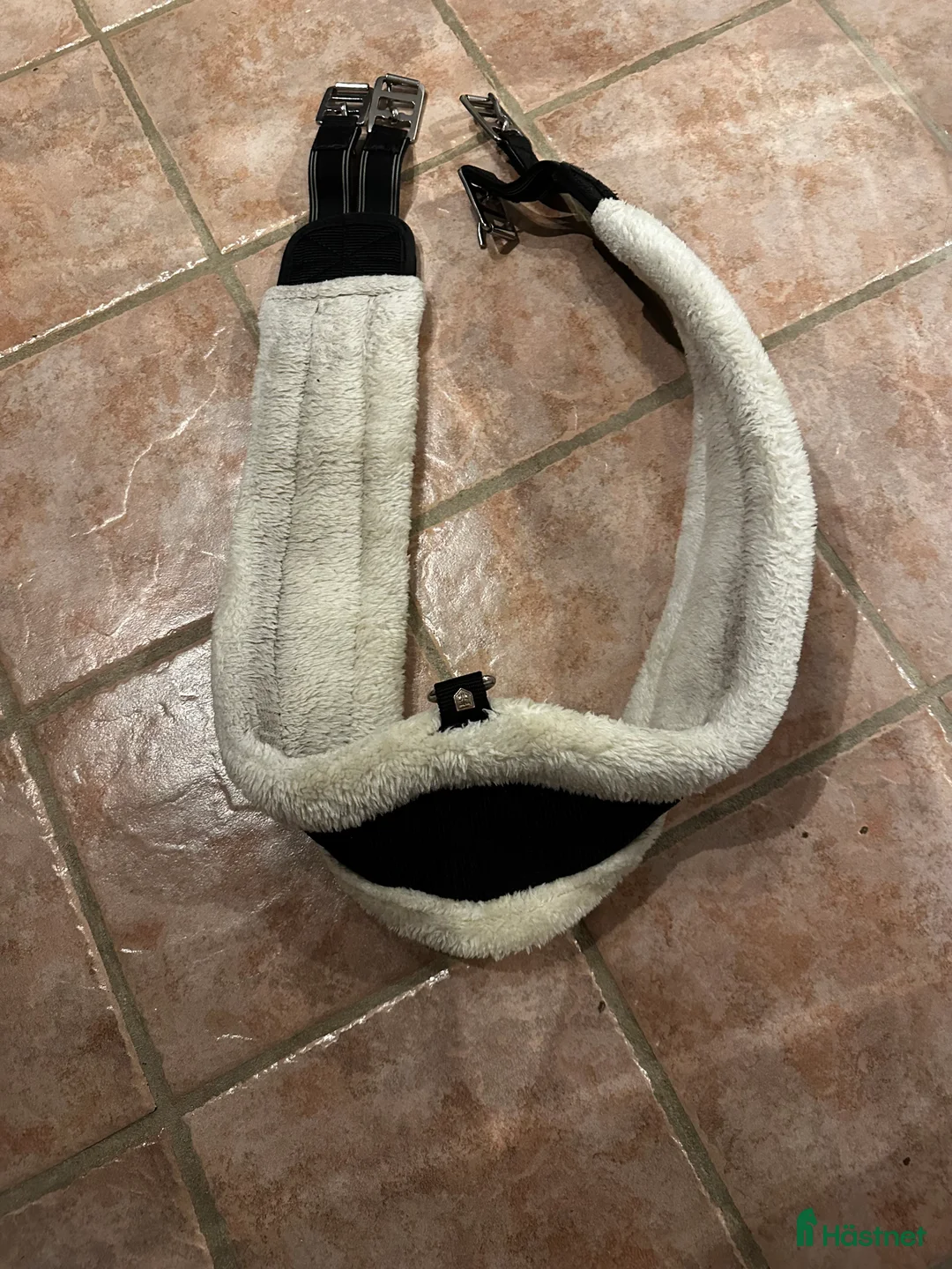 Sadeltillbehör hästutrustning till salu: Sadelgjord med fluff  - Annons 2