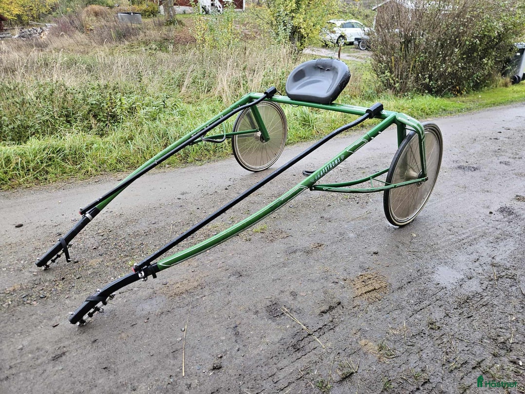 Travsulkys trav till salu: Grafströms tävlingssulky  i Hallstavik - Annons 1