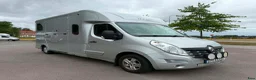 Hästlastbilar  fordon & transport till salu: Välvårdad Theault 5 sits Automat  - Annons 5