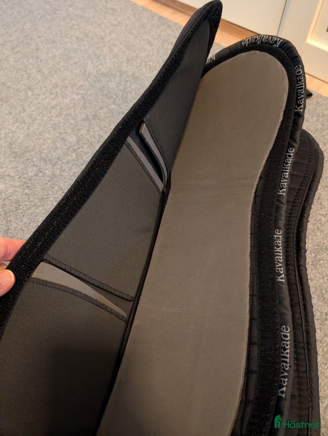 Sadeltillbehör hästutrustning till salu: Kavalkad korrigeringspadd  i Nyköping - Annons 2