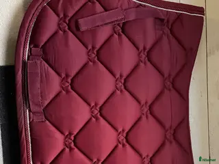 Schabrak & Vojlockar hästutrustning Rött Equestrian Stockholm schabrak - Annons 1