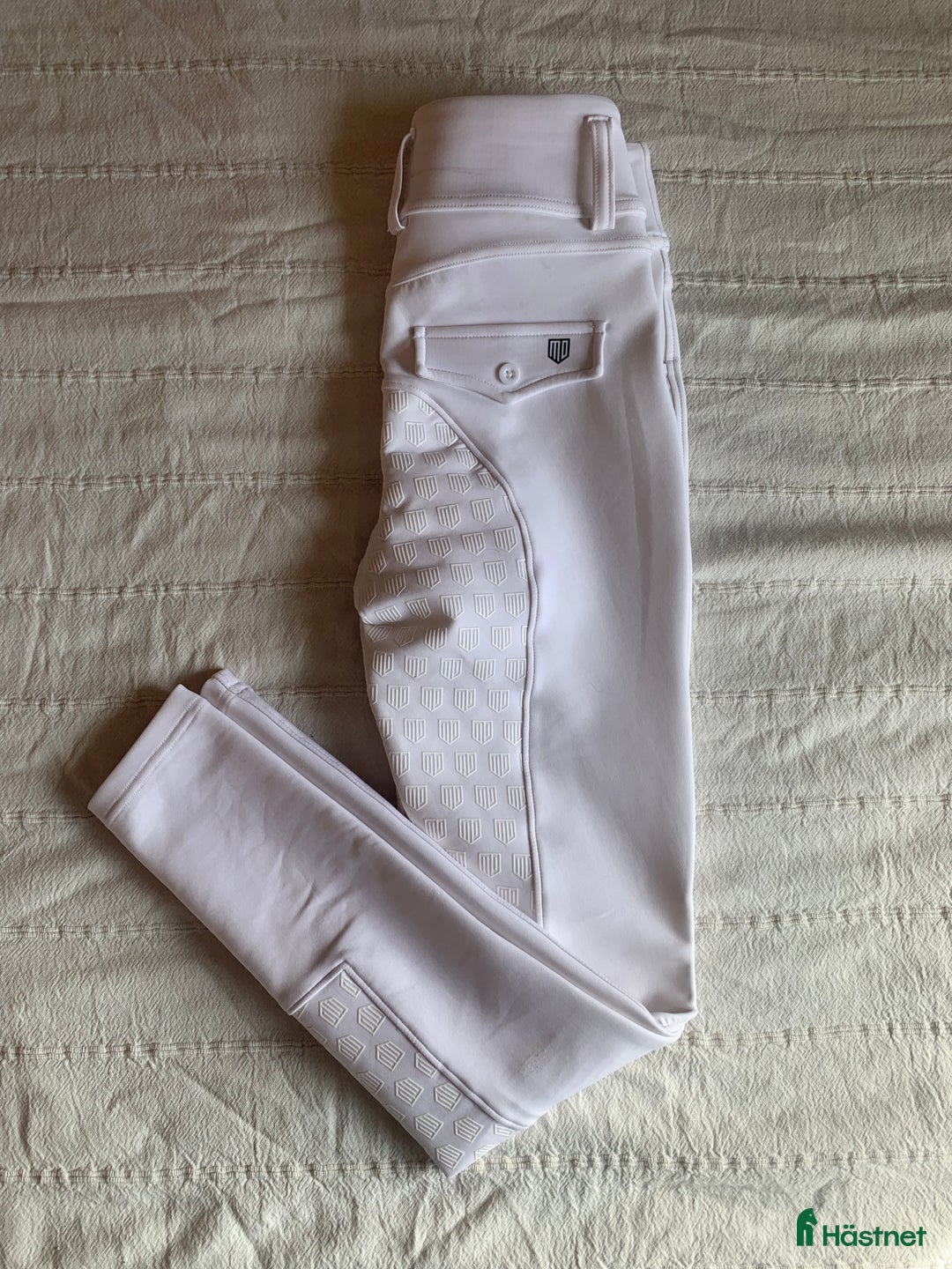 Jackor & Kavajer ryttarutrustning till salu: Tävlingskläder till salu! i Domsjö - Annons 3