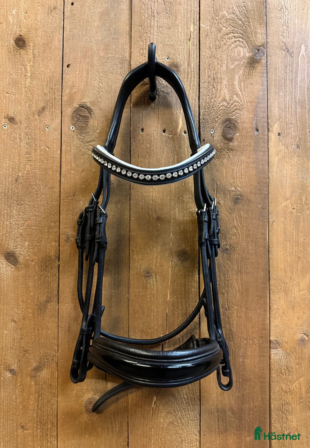 Träns hästutrustning till salu: Rundsytt kandar med lackad nosgrimma  i Hofors - Annons 2