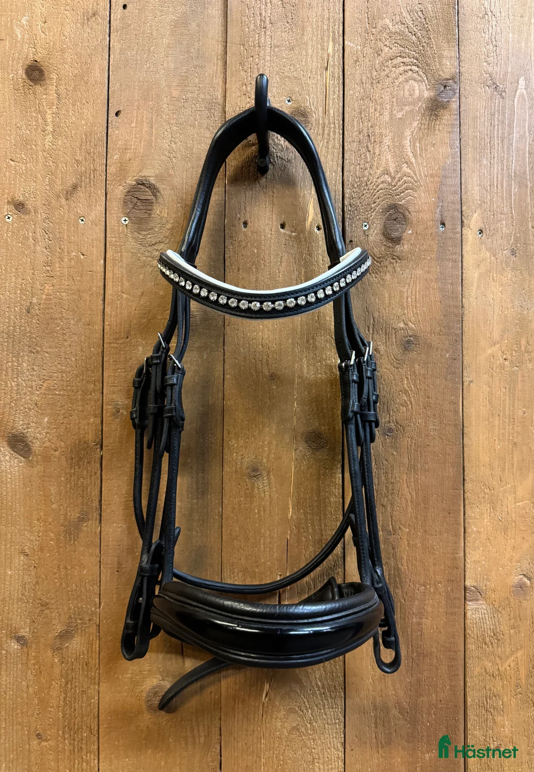 Träns hästutrustning till salu: Rundsytt kandar med lackad nosgrimma  i Hofors - Annons 2