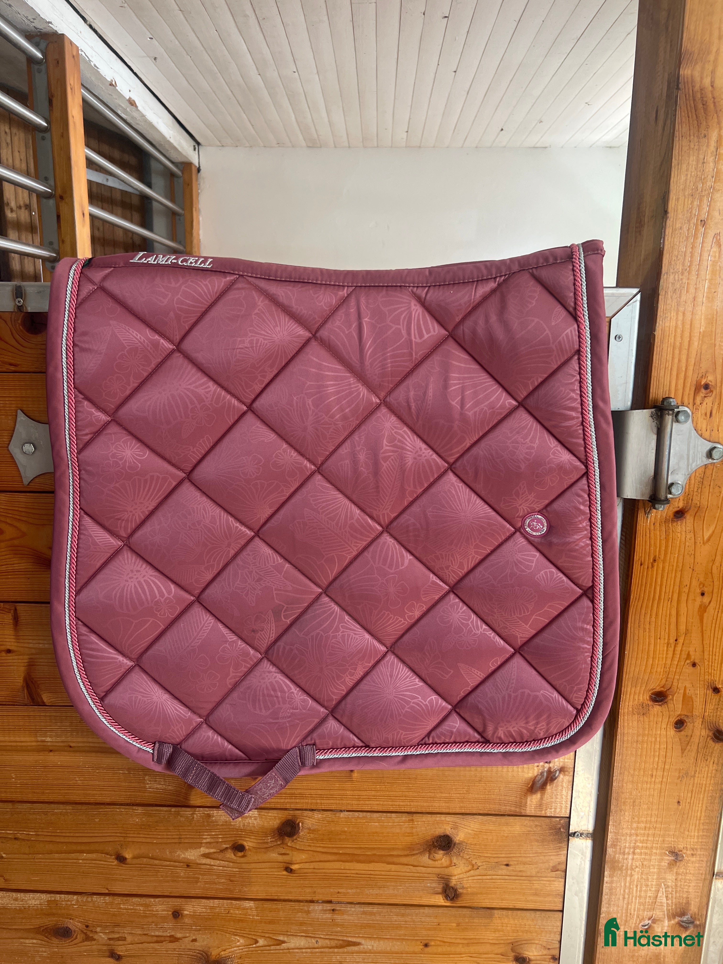 Schabrak & Vojlockar hästutrustning till salu: Fint dressyr schabrak i bra skick  i Dalstorp - Annons 3