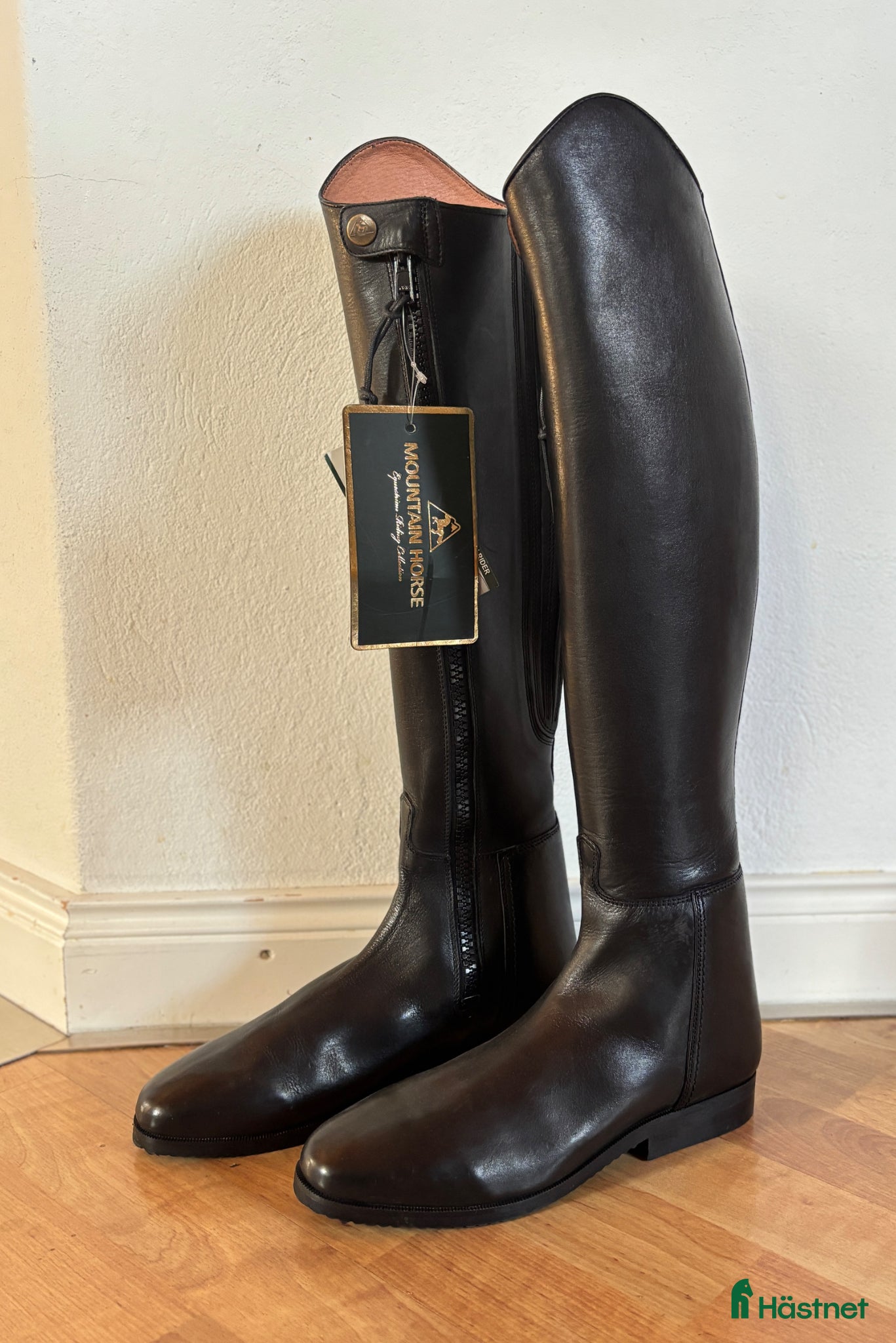 Ridstövlar ryttarutrustning till salu: Moutain horse ridstövlar nya!  - Annons 3